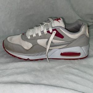 Size 7.5 women tennis shoes